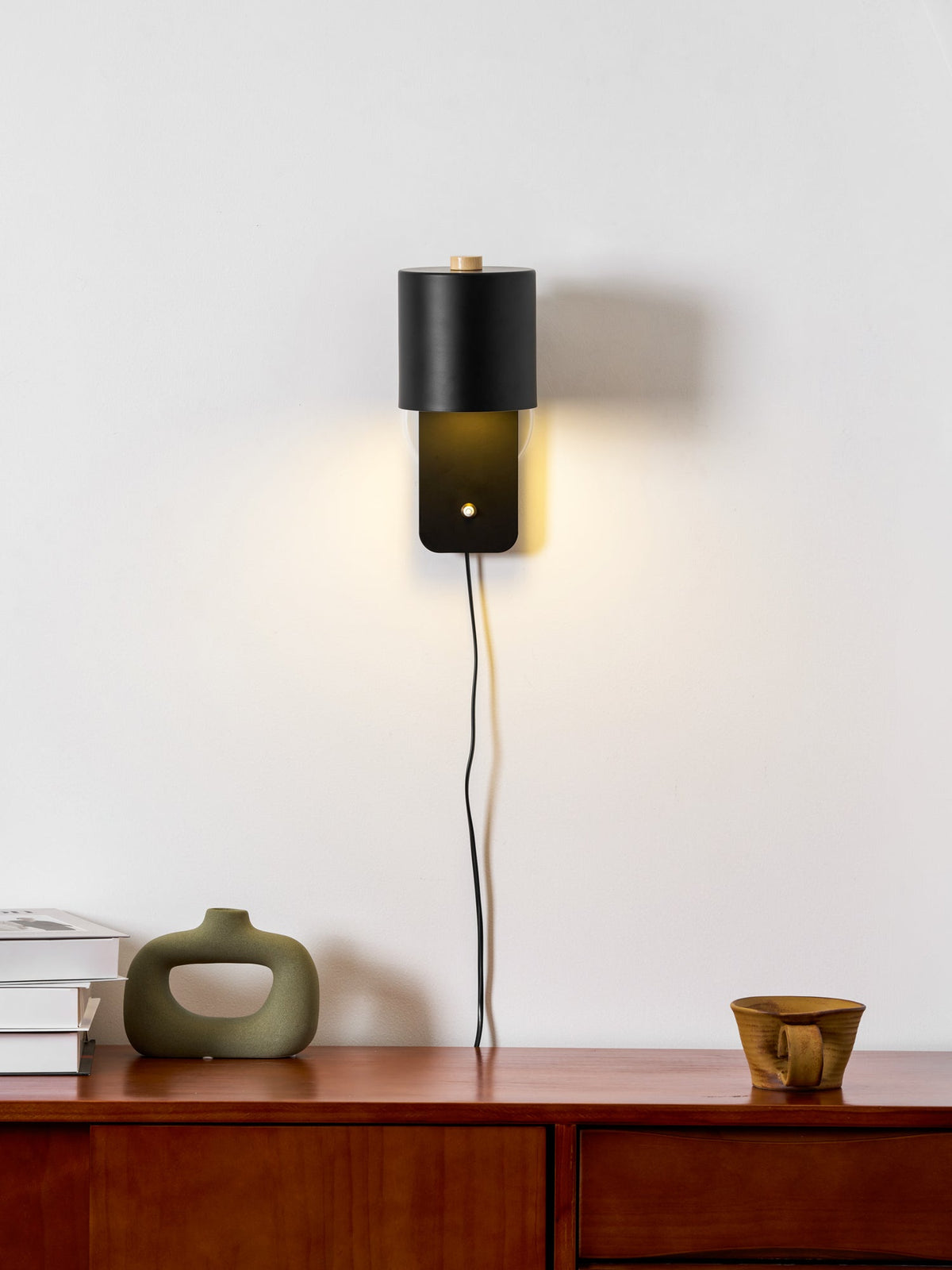350° Rotatable Plug-In Cylinder Wall Light / ∅ 5.1″ x H 11.8″ / Dia 13cm x H 30cm / Black / UK Plug
