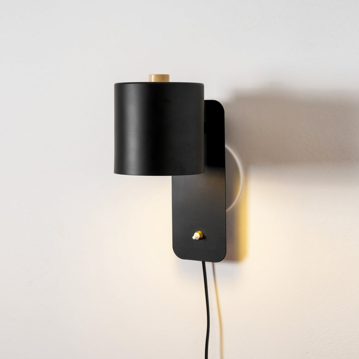 350° Rotatable Plug-In Cylinder Wall Light