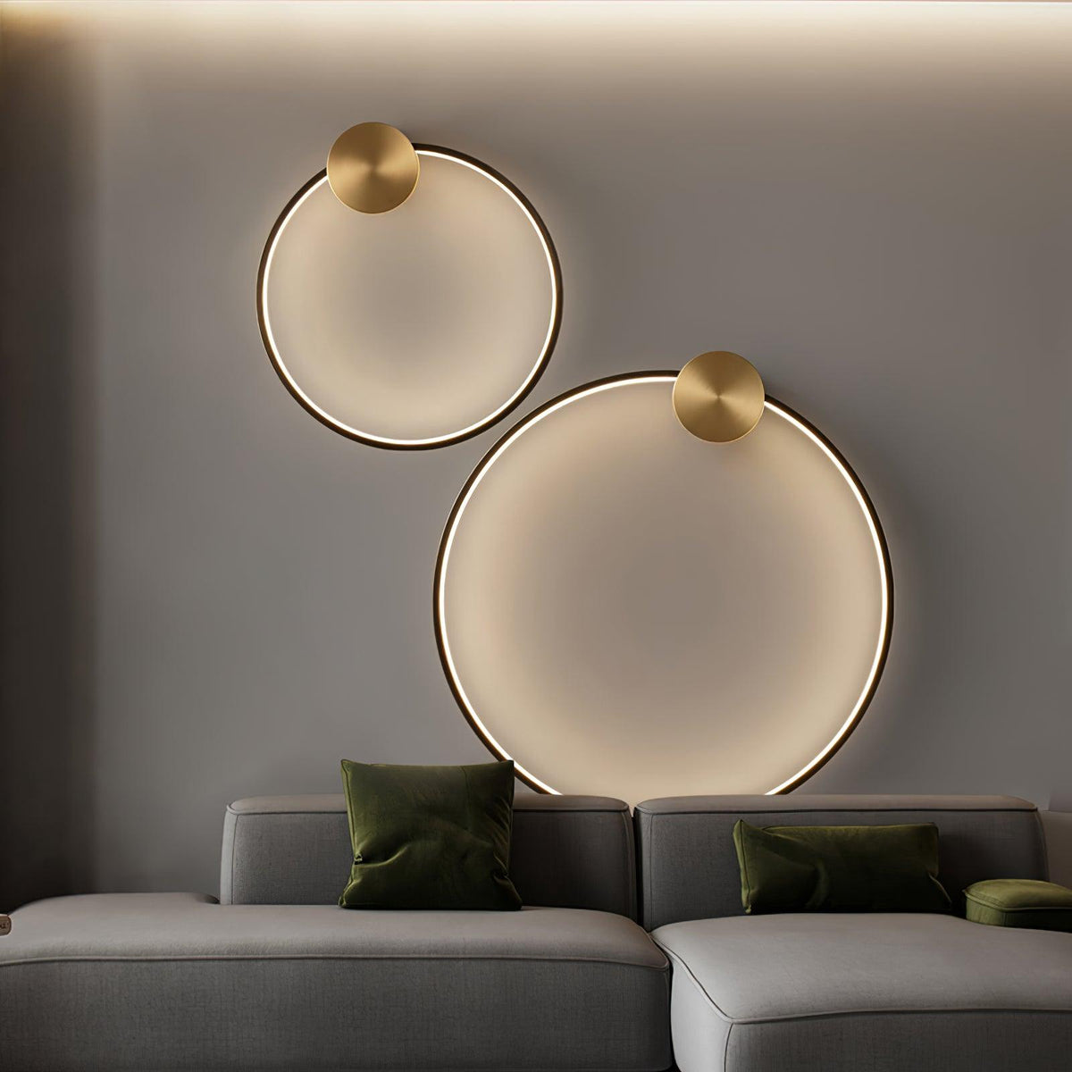 Brass Ring Integrated LED Wall Light / ∅ 5.9″ x H 6.3″ / Dia 15cm x H 16cm / Black & Brass / Three-Color Changing Light
