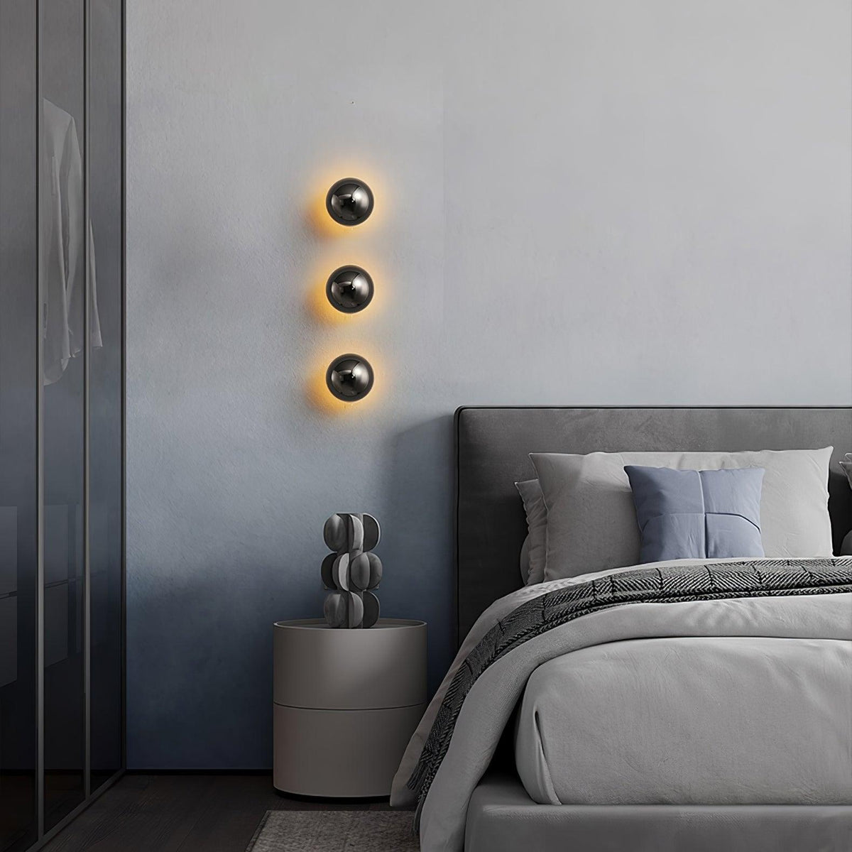 Glossy Sphere Integrated LED Wall Light / ∅ 6.3″ x H 6.3″ / Dia 16cm x H 16cm / Bright black / Cool Light